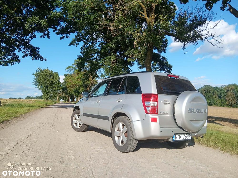 Suzuki Grand Vitara 2.0 - 11