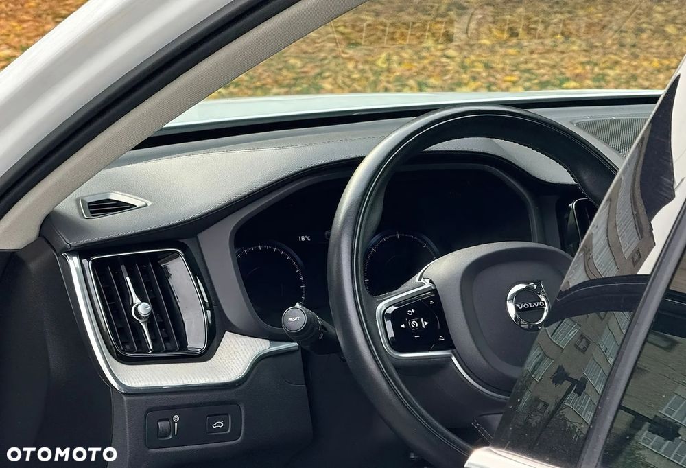 Volvo XC 60 B4 D AWD Geartronic Inscription - 9