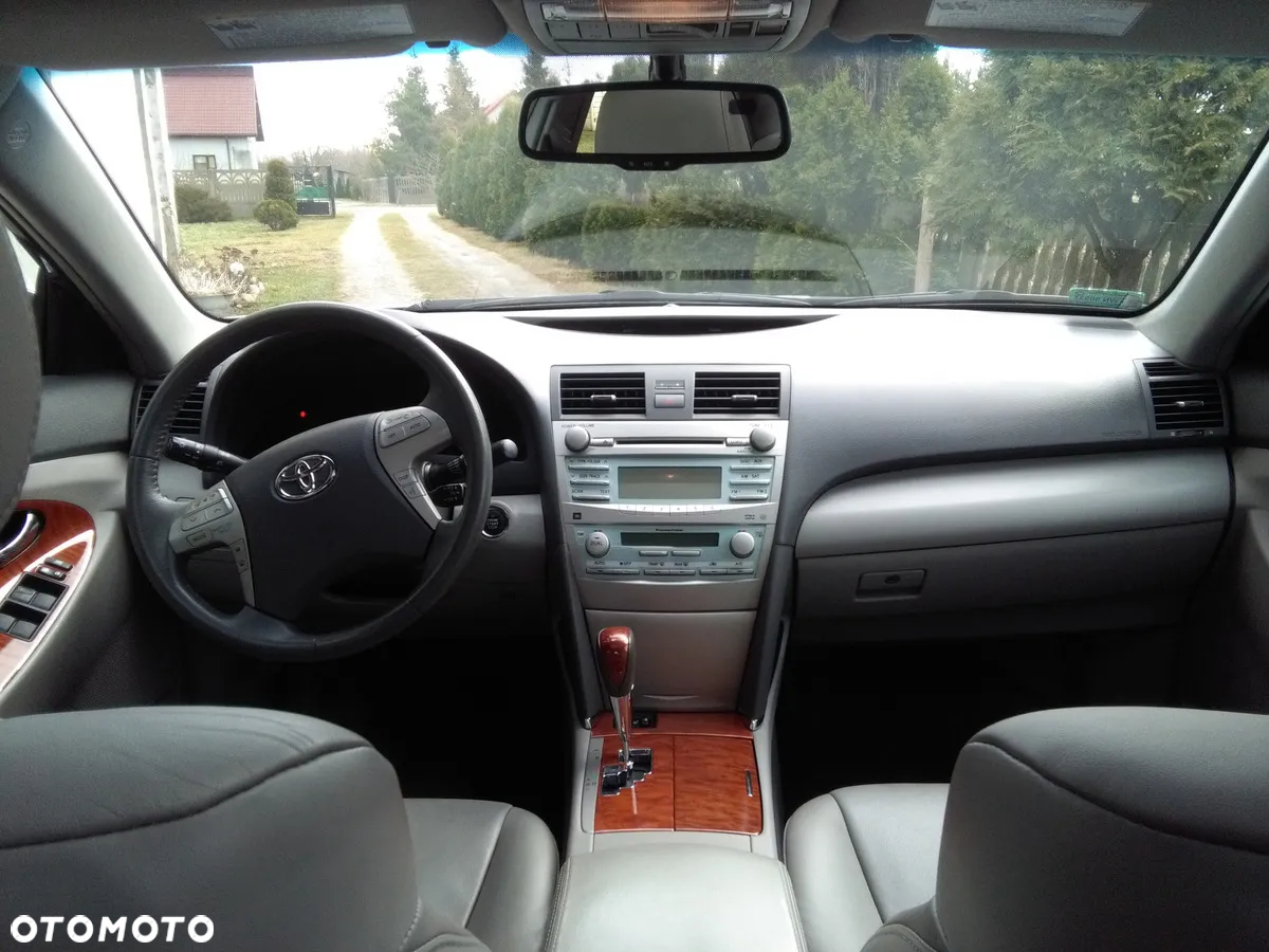 Toyota Camry 3.5 V6 SE - 18