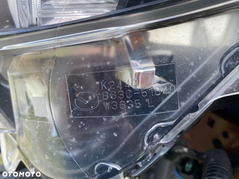 Lampa OEM Mazda 3 wersja USA/Kanada 2017/2018 - 7