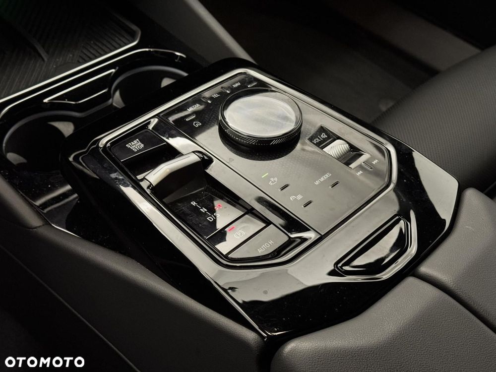 BMW Seria 5 520d xDrive mHEV M Sport - 35