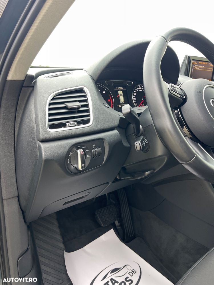 Audi Q3 2.0 TDI Quattro Stronic Design - 30