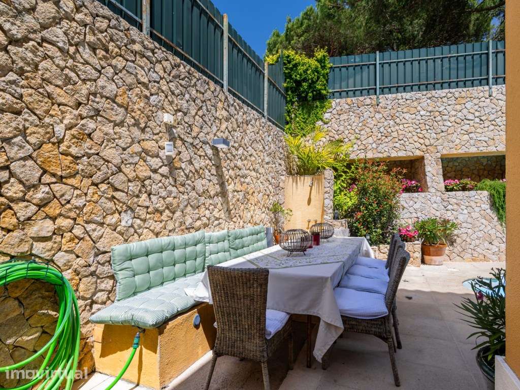 Moradia T4 + 1 com jardim, piscina e garagem no Estoril - Grande imagem: 5/30