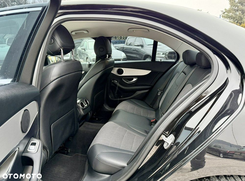 Mercedes-Benz Klasa C 180 (BlueTEC) d Avantgarde - 16