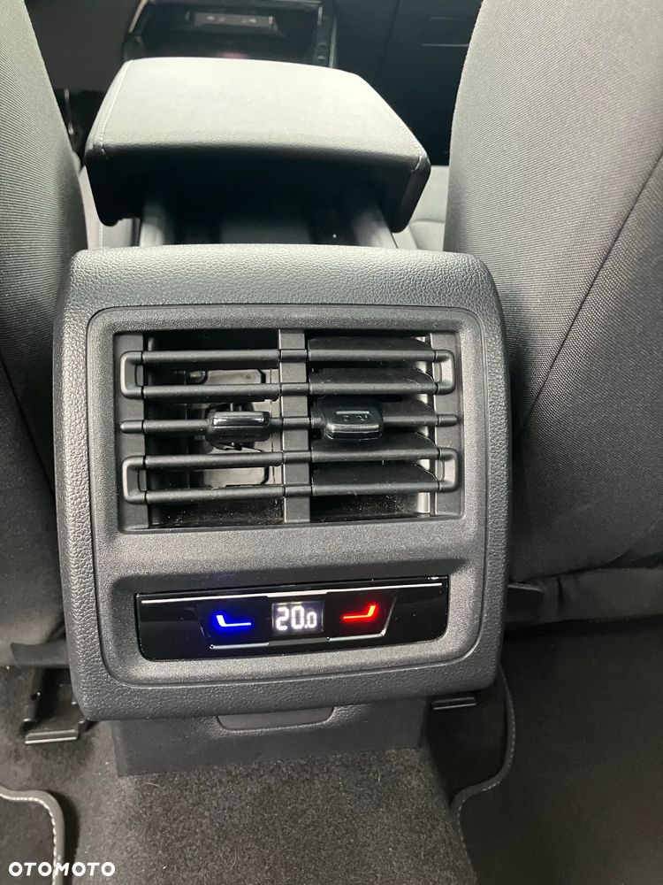 Volkswagen Golf 2.0 TDI SCR DSG Style - 19