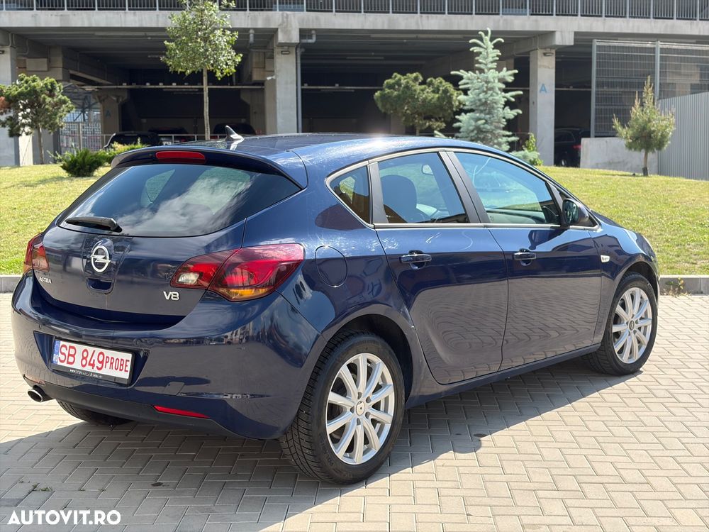 Opel Astra 2.0 CDTI DPF Automatik Exklusiv - 4