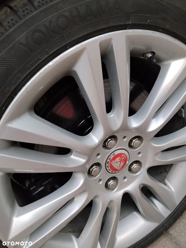 Jaguar XE 2.0 T Prestige - 17