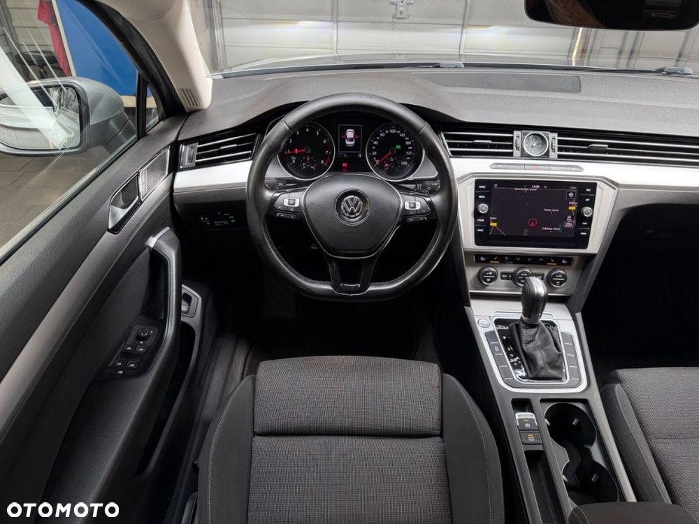 Volkswagen Passat - 22