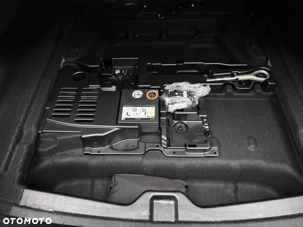 Mercedes-Benz CLA 180 7G-DCT - 37