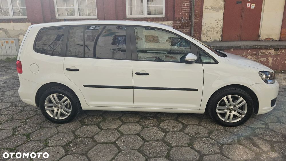 Volkswagen Touran 1.6 TDI DPF BlueMotion Technology Highline - 25