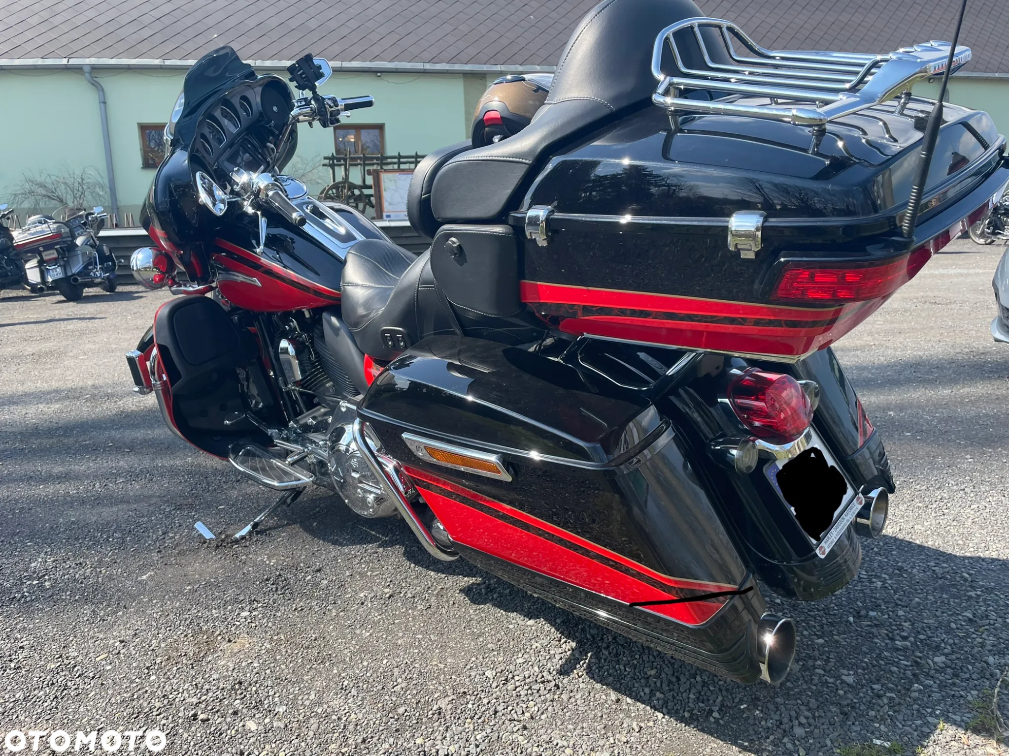 Harley-Davidson FLH Electra Glide - 9