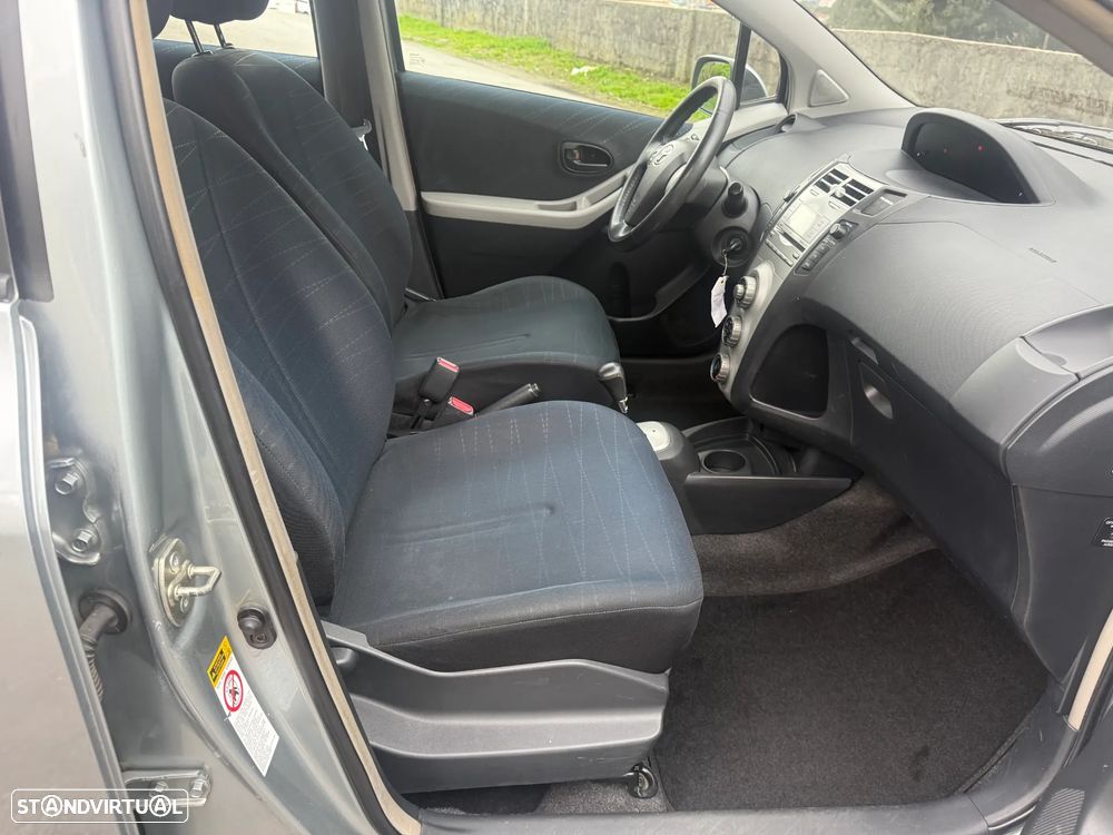 Toyota Yaris 1.3 Auto Sol - 13