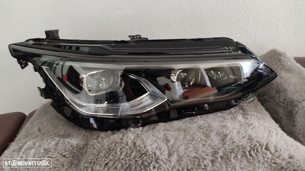 Farol direito Full Led Adaptativ Golf 6 - 5H1941060 C