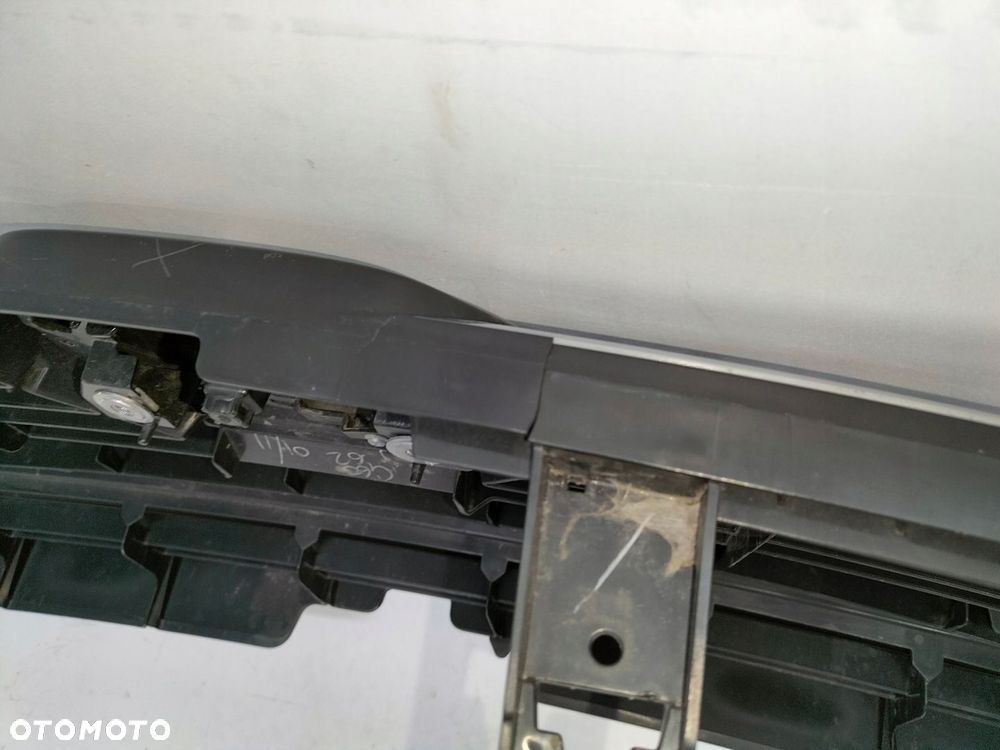 Atrapa kratka grill TOYOTA HILUX 8 VIII LIFT 20- INVINCIBLE - 10
