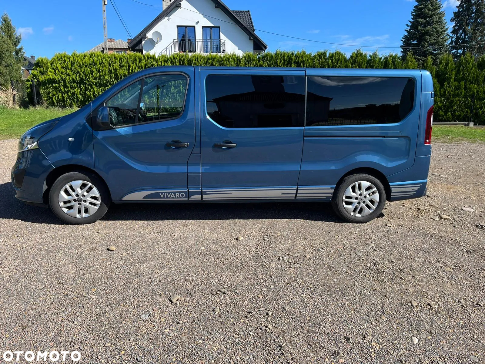 Opel Vivaro L2H1 2,9t Edition Premium - 4