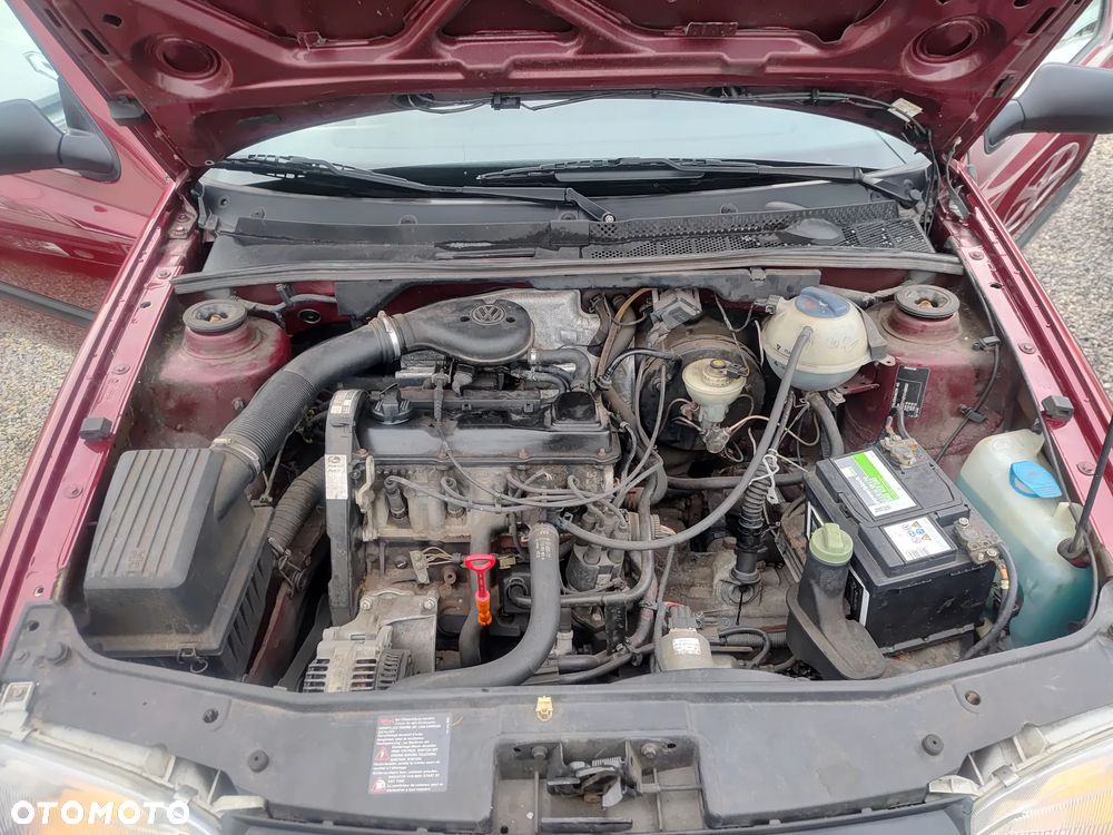 Volkswagen Golf 1.8 - 28