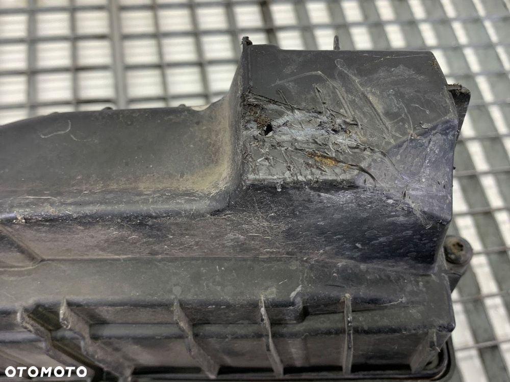 OBUDOWA FILTRA POWIETRZA  RENAULT CLIO III (BR0/1, CR0/1) 2005 - 2014 1.2 16V (BR02, BR0J, BR11, - 4