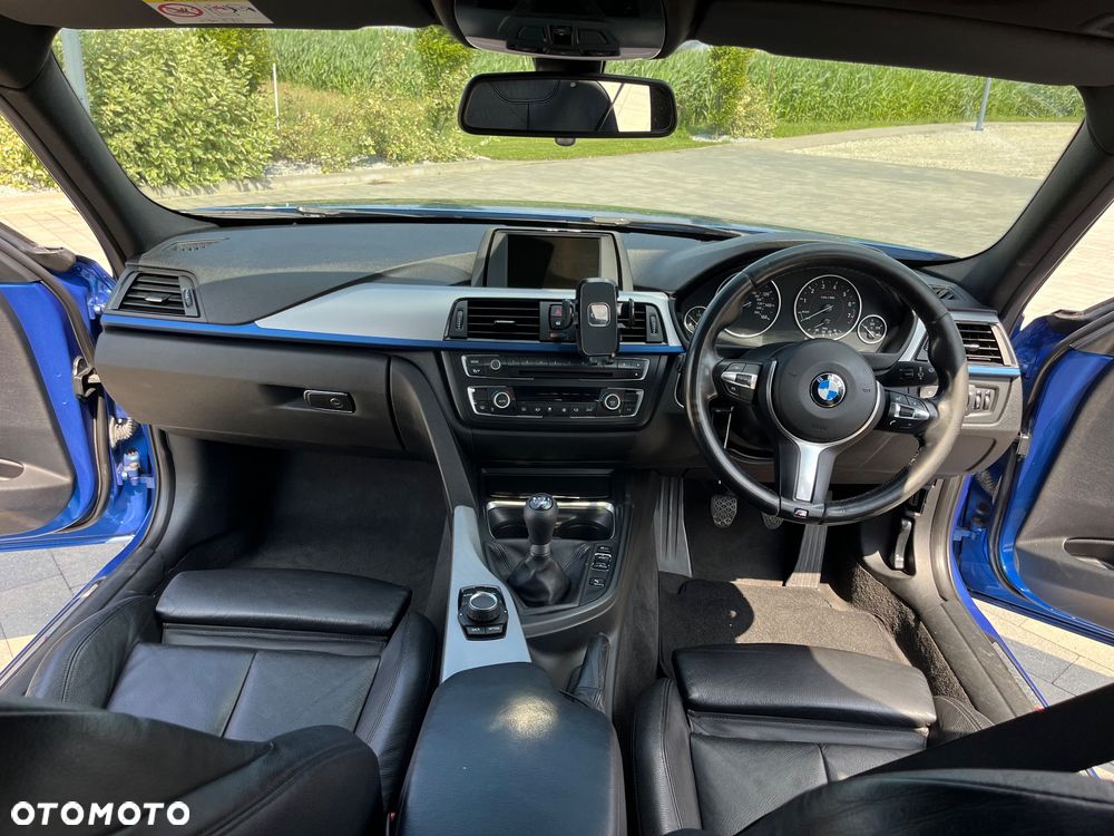 BMW Seria 3 328i M Sport - 13
