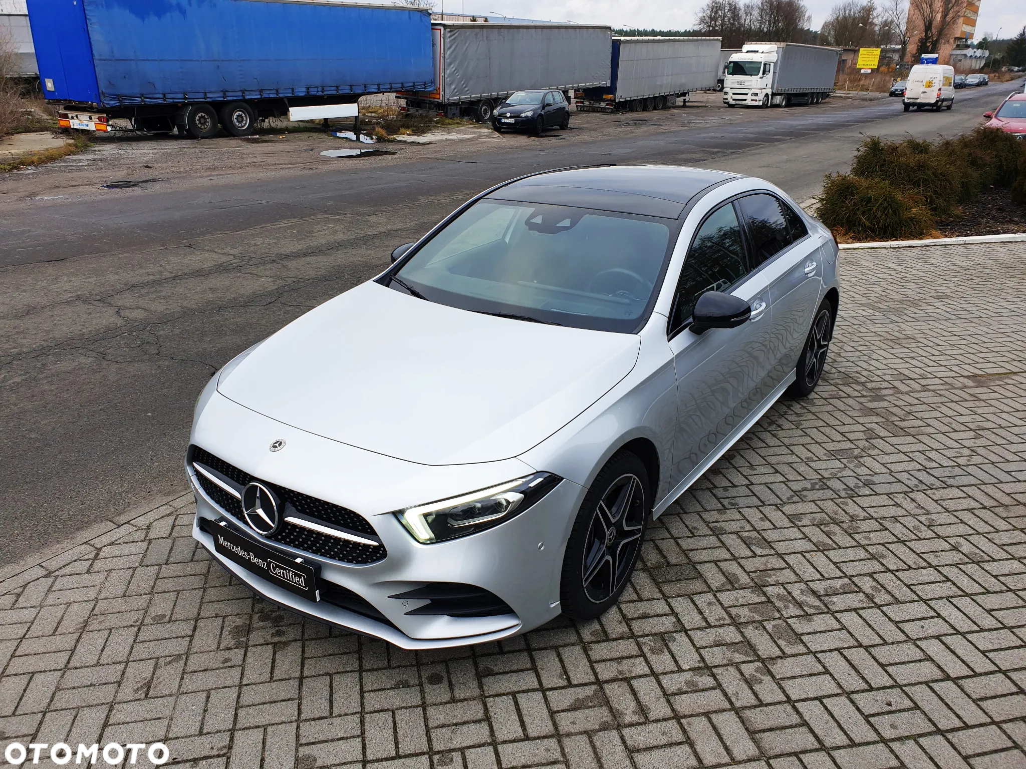 Mercedes-Benz Klasa A 250 E AMG Line 8G-DCT - 4