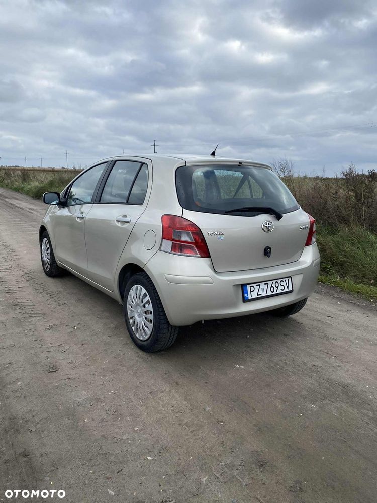 Toyota Yaris - 11