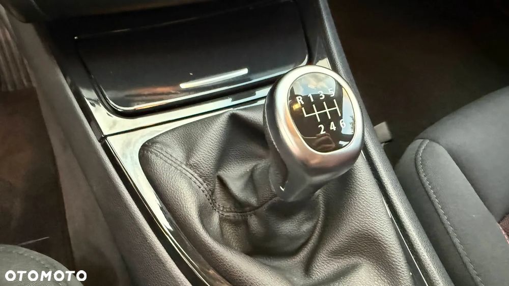 BMW Seria 1 116d - 8