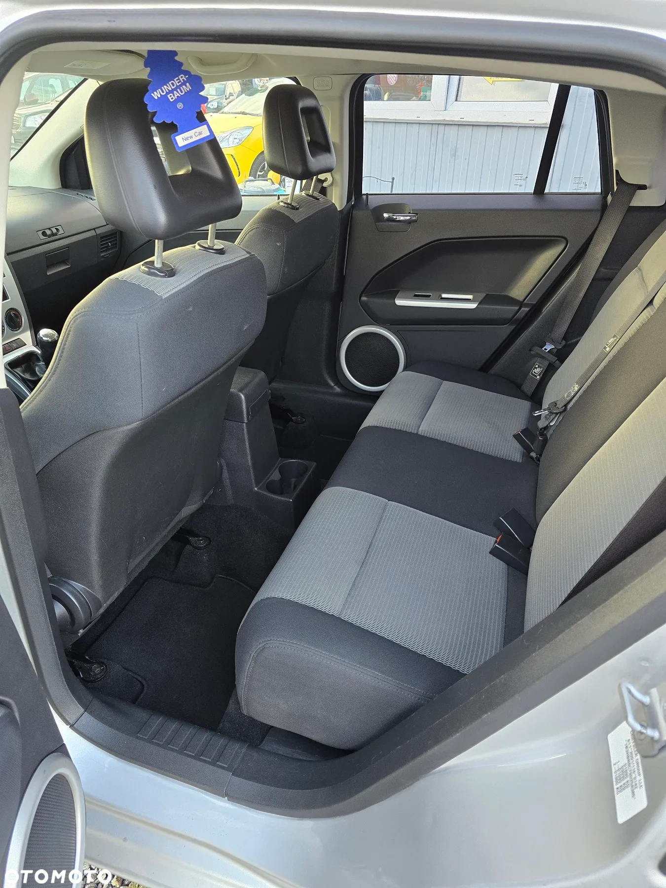 Dodge Caliber - 10