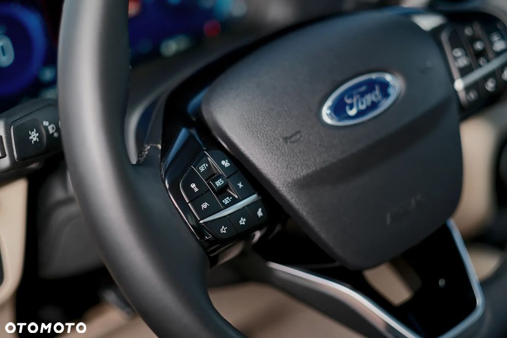 Ford Kuga - 26