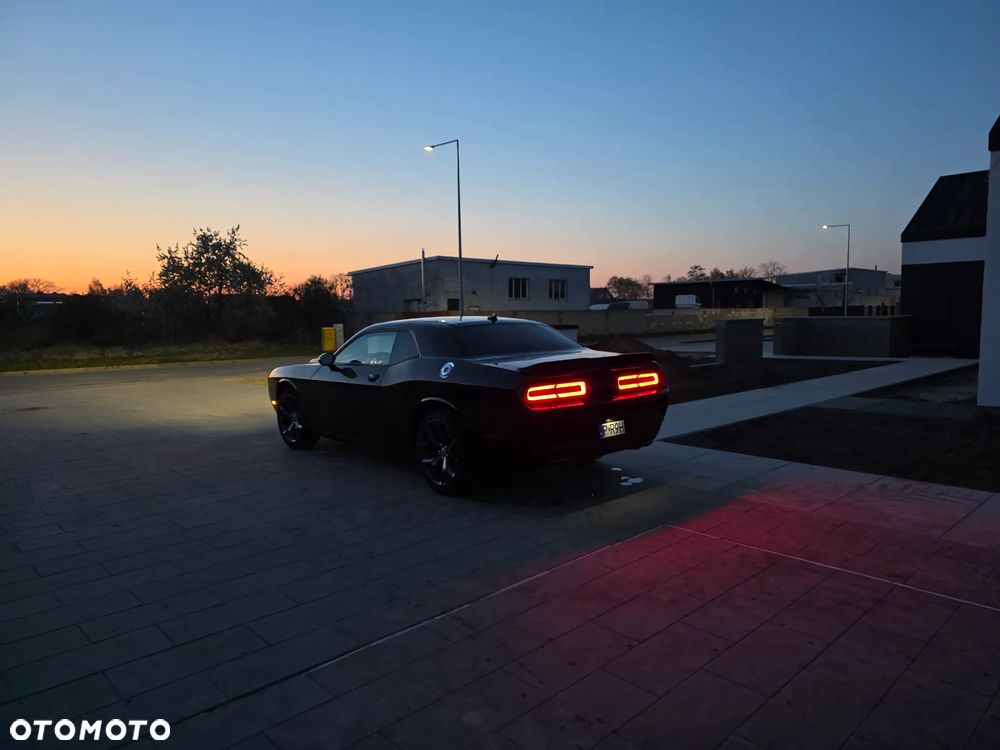 Dodge Challenger - 22