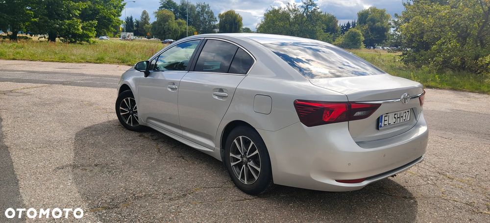 Toyota Avensis 1.8 Premium - 2