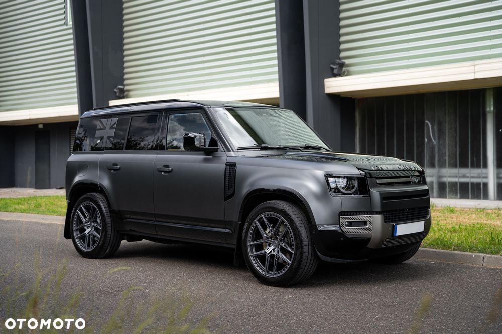 Land Rover Defender - 2