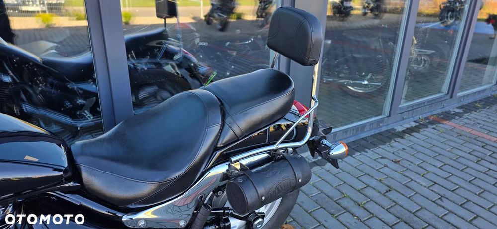 Suzuki Intruder - 34