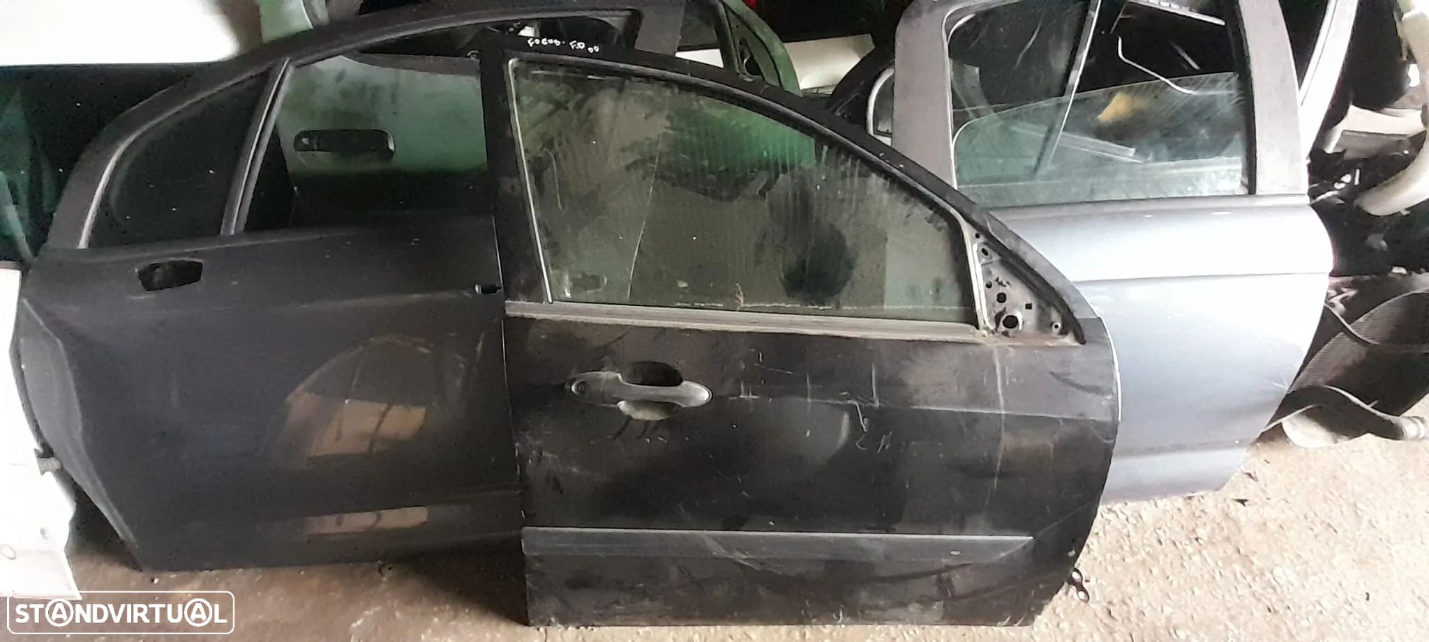 Porta frente direita ford focus de 2000 - 1