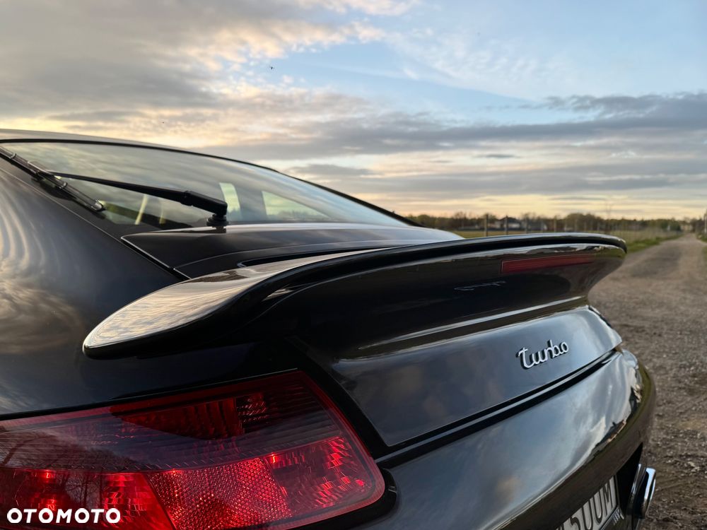 Porsche 911 - 25