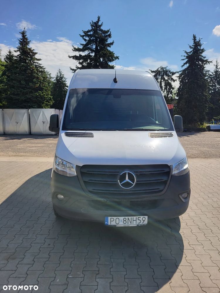 Mercedes-Benz Sprinter - 4