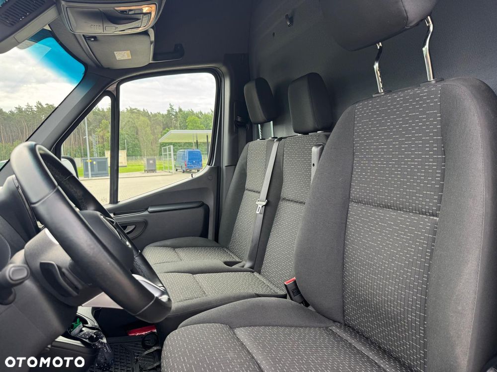 Mercedes-Benz Sprinter 319 - 18