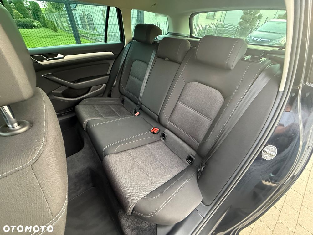 Volkswagen Passat 2.0 TDI (BlueMotion Technology) Comfortline - 24