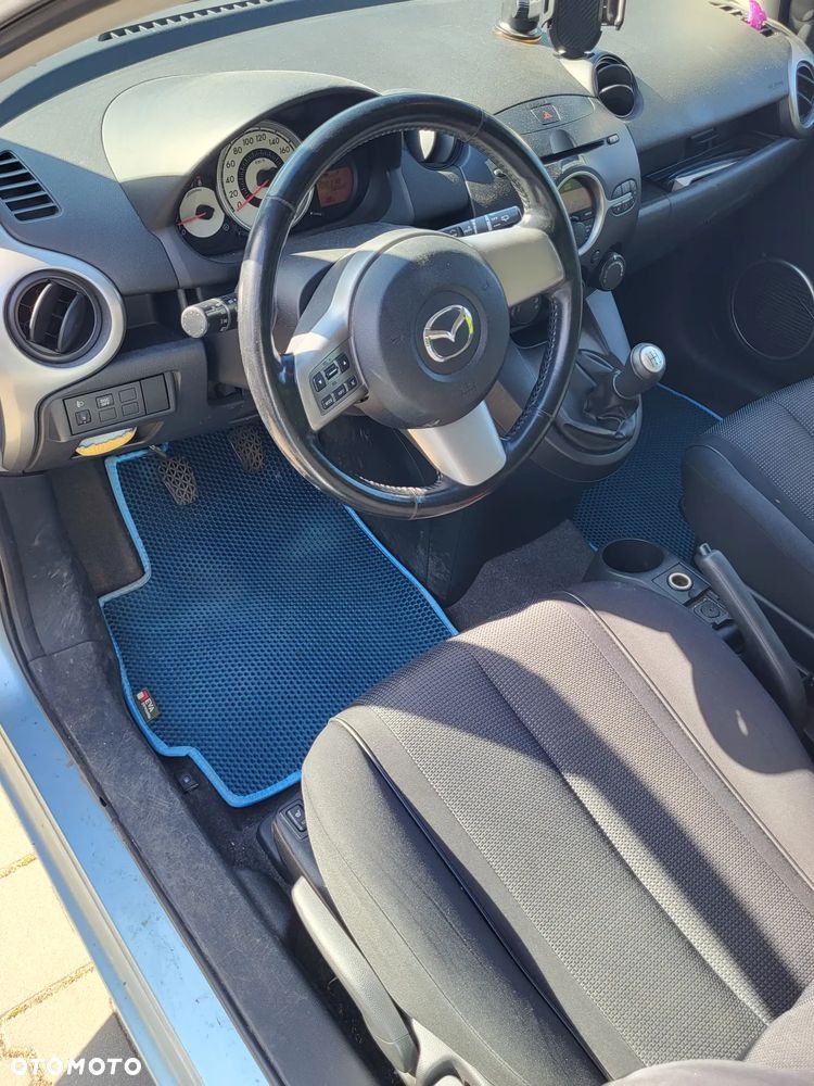 Mazda 2 1.3 Exclusive - 8