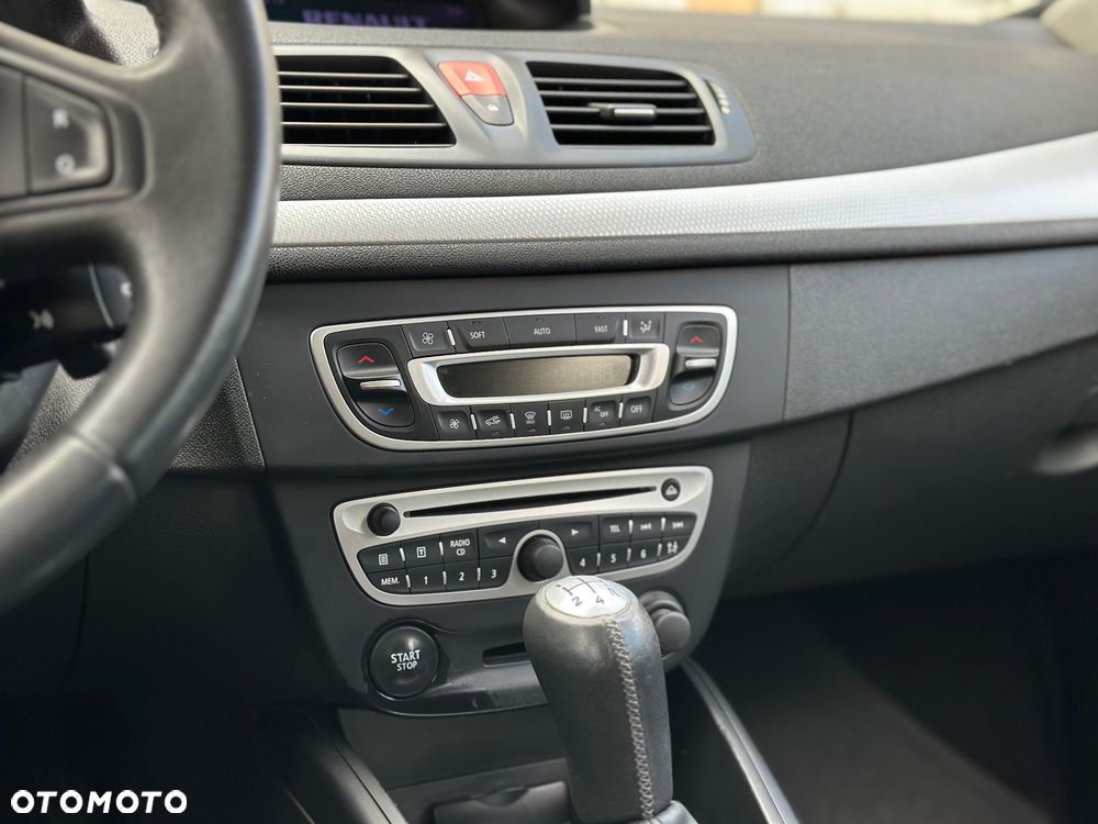 Renault Megane 1.6 16V Color Edition - 8