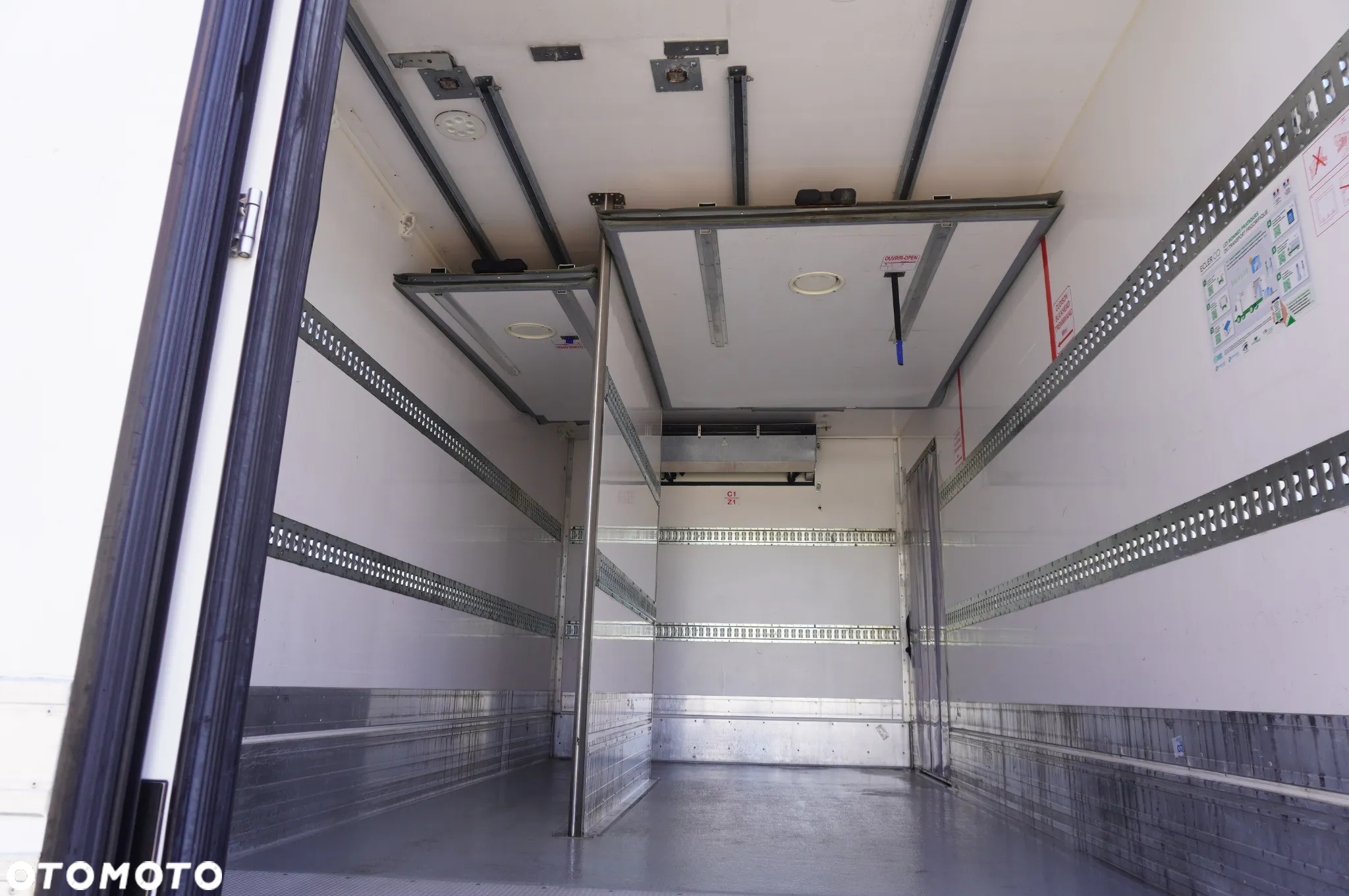 Renault D12.240 / Lamberet / Winda Dhollandia 1500 kg / 130 tys.km !! - 19