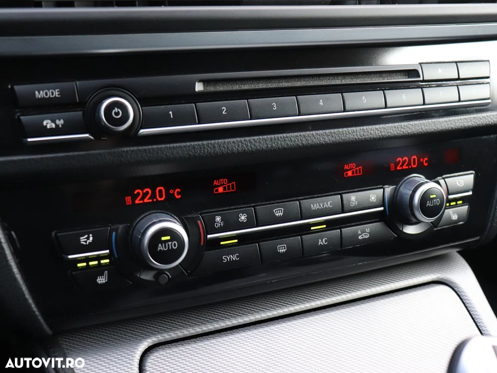 BMW Seria 5 520d Sport-Aut. - 31