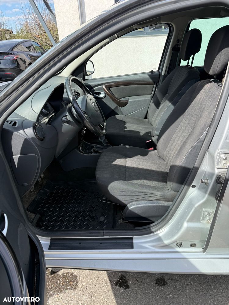 Dacia Duster 1.5 dCi 4x4 Laureate - 4