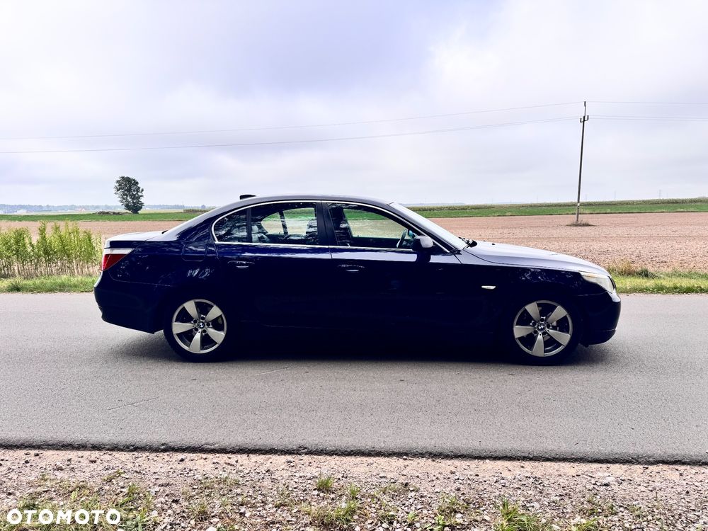 BMW Seria 5 520i - 4
