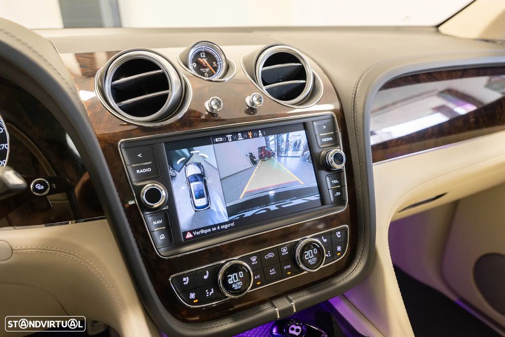 Bentley Bentayga W12 Mulliner - 26