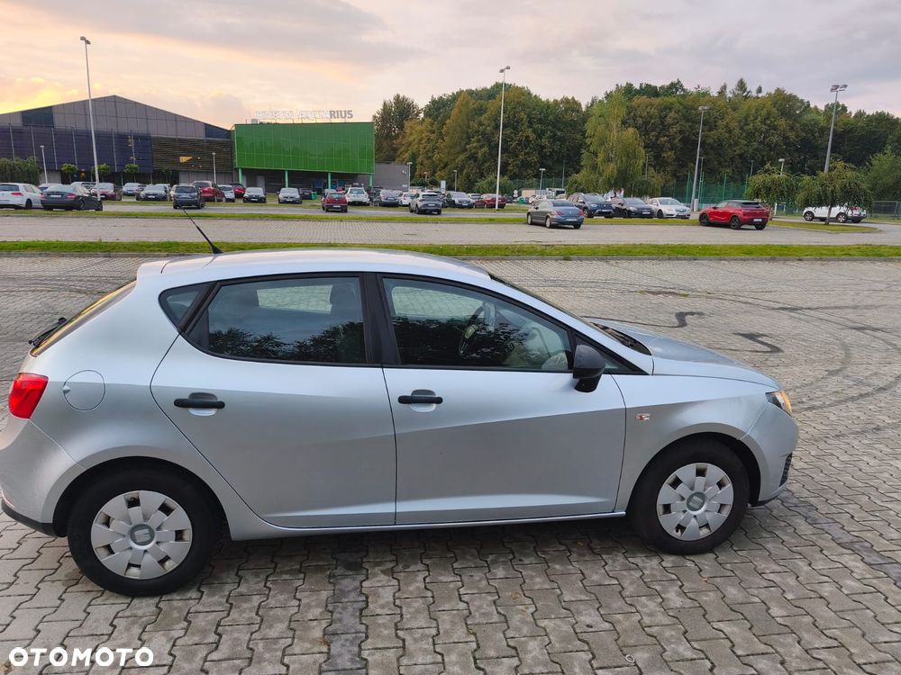 Seat Ibiza 2010 photo 4