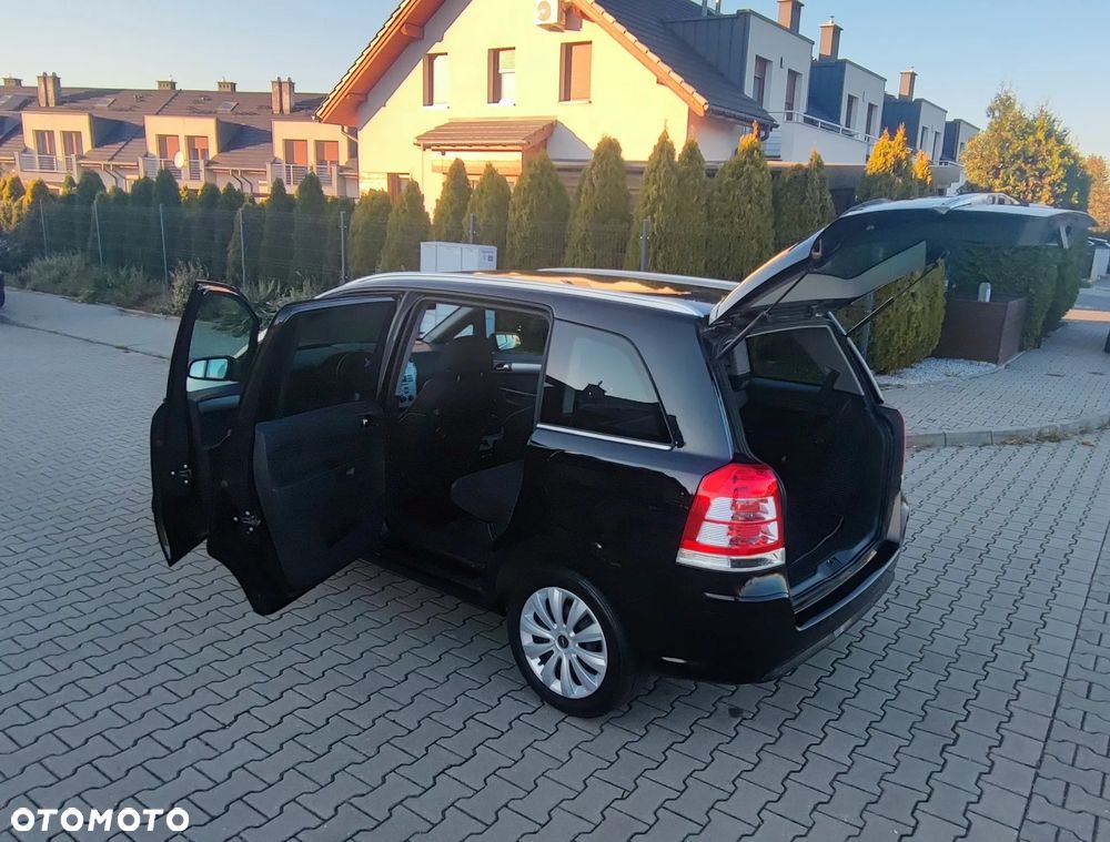 Opel Zafira 1.6 Cosmo - 3