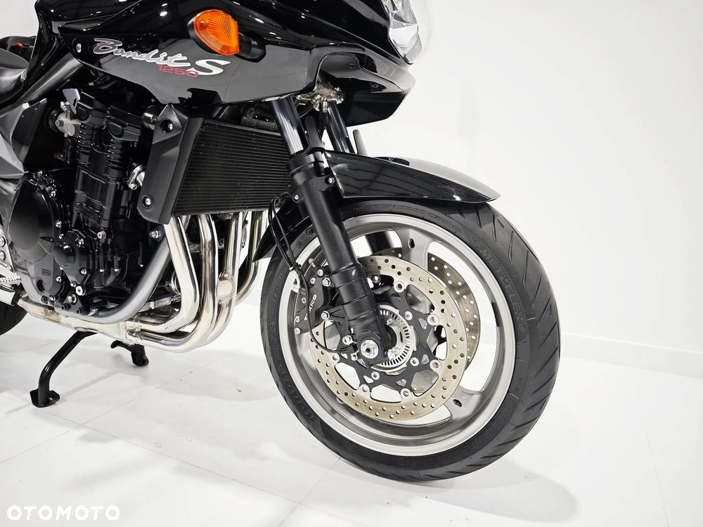 Suzuki Bandit - 12