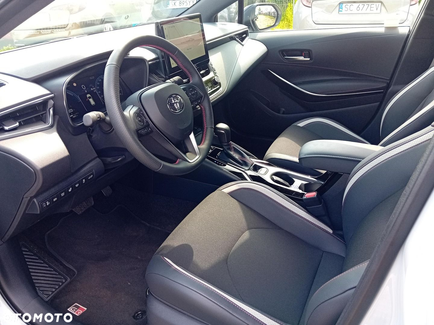 Toyota Corolla 2.0 Hybrid GR Sport - 13
