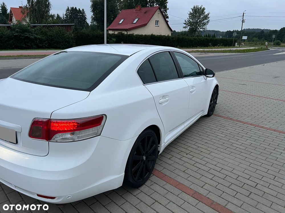 Toyota Avensis 2.2 D-4D Premium - 30