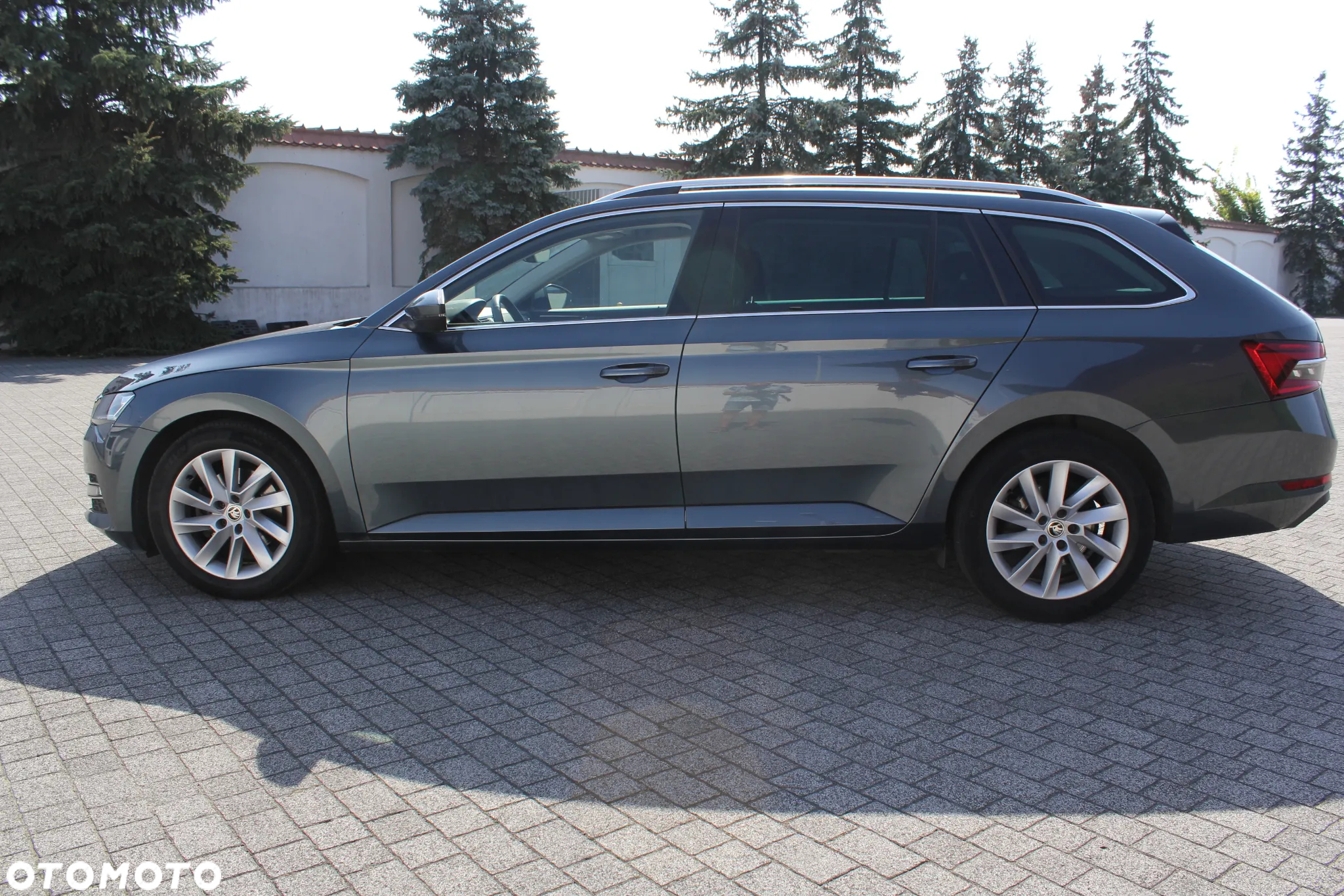 Skoda Superb 2.0 TDI DSG Ambition - 6