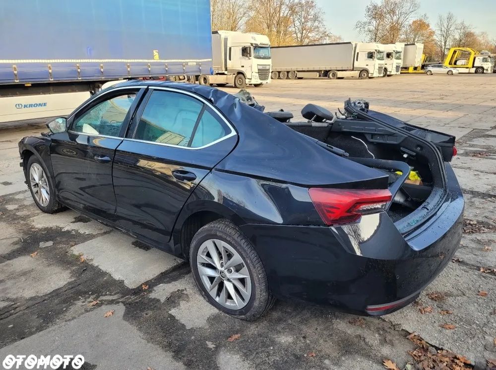 Skoda Octavia 2.0 TDI Selection DSG - 3